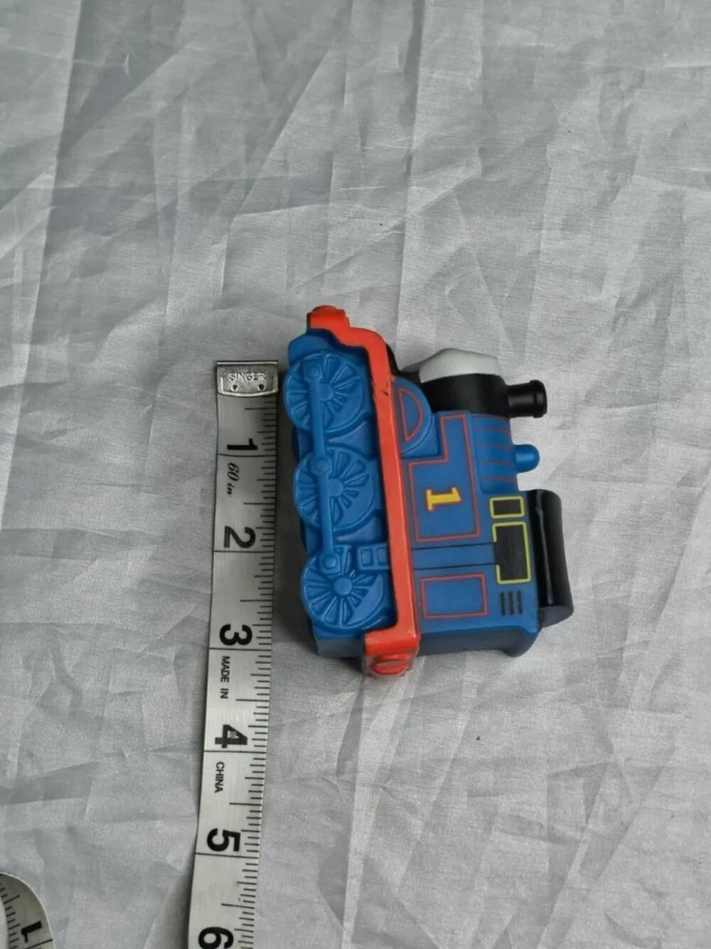 2009 Mattel Gullane Thomas The Tank Engine Rubber Bath Squirter Toy